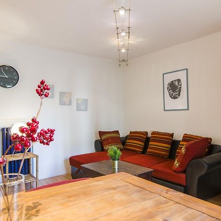 Nelson Mandela Forum Flat Florence Luaran gambar