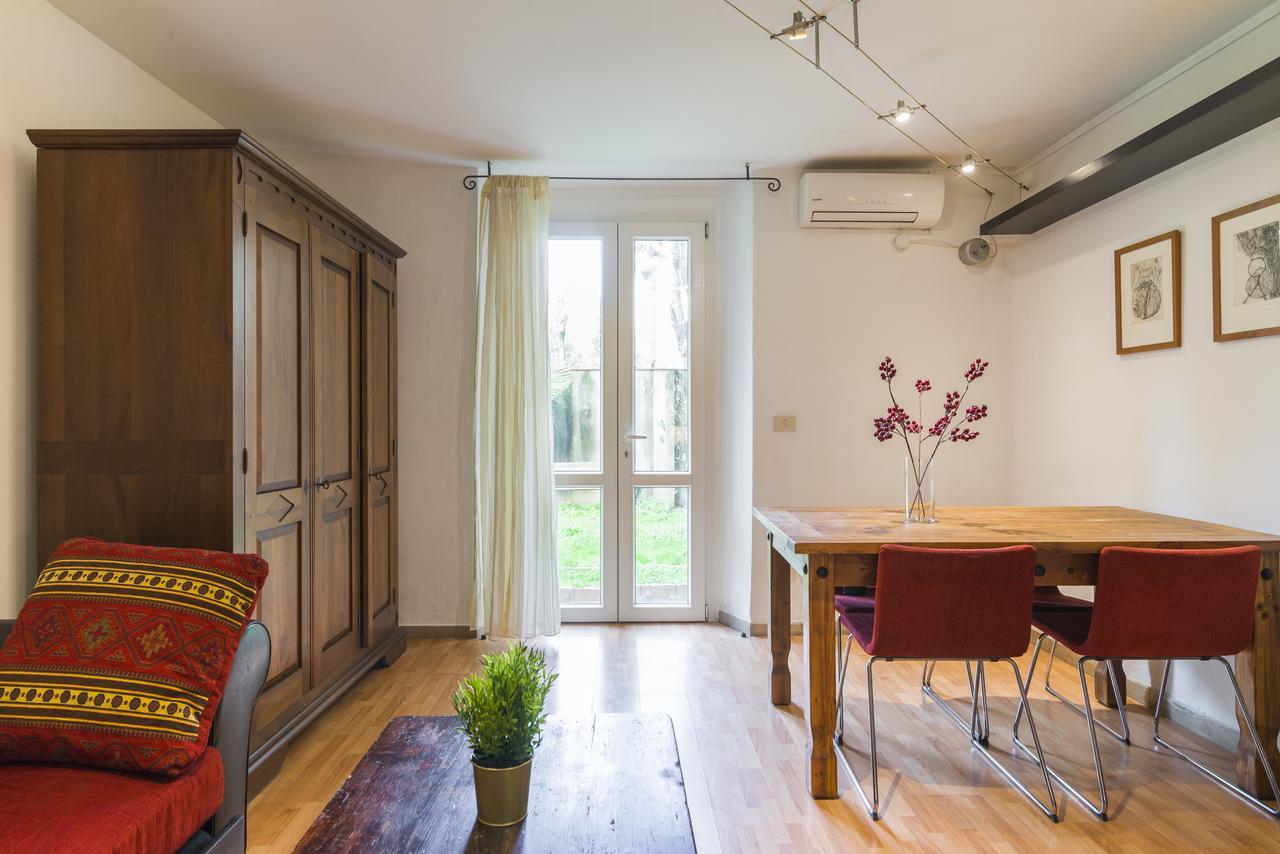 Nelson Mandela Forum Flat Florence Luaran gambar