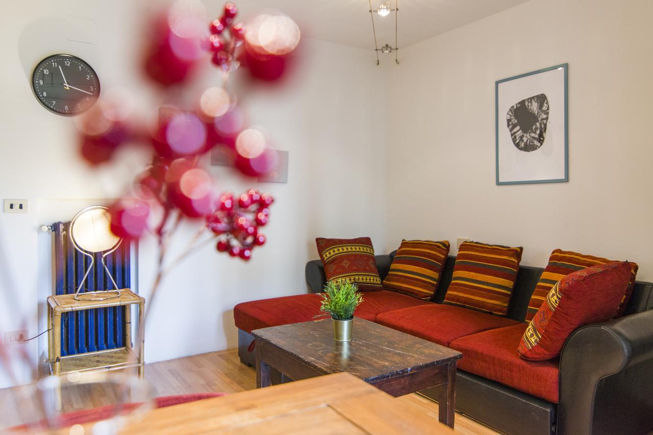 Nelson Mandela Forum Flat Florence Luaran gambar