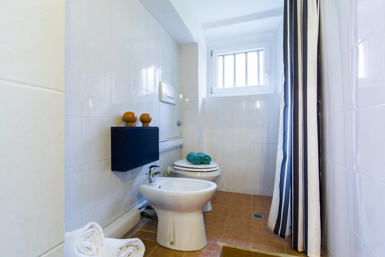 Nelson Mandela Forum Flat Florence Luaran gambar